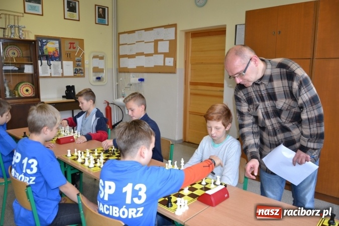 Zdjęcie w galerii na portalu naszraciborz.pl: SP4 górą na zawodach szachowych w Tworkowie  wiadomości z regionu