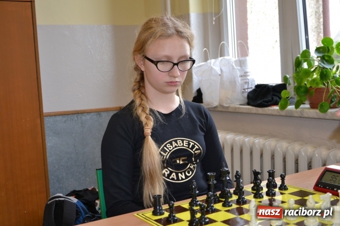 Zdjęcie w galerii na portalu naszraciborz.pl: SP4 górą na zawodach szachowych w Tworkowie  wiadomości z regionu