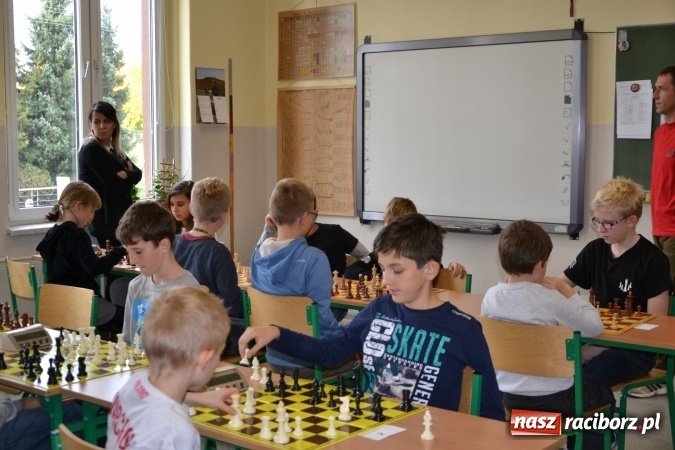 Zdjęcie w galerii na portalu naszraciborz.pl: SP4 górą na zawodach szachowych w Tworkowie  wiadomości z regionu