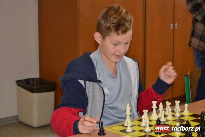 Zdjęcie w galerii na portalu naszraciborz.pl: SP4 górą na zawodach szachowych w Tworkowie  wiadomości z regionu