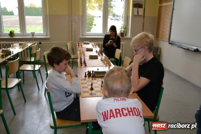 Zdjęcie w galerii na portalu naszraciborz.pl: SP4 górą na zawodach szachowych w Tworkowie  wiadomości z regionu