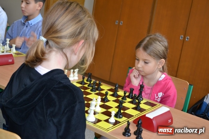 Zdjęcie w galerii na portalu naszraciborz.pl: SP4 górą na zawodach szachowych w Tworkowie  wiadomości z regionu