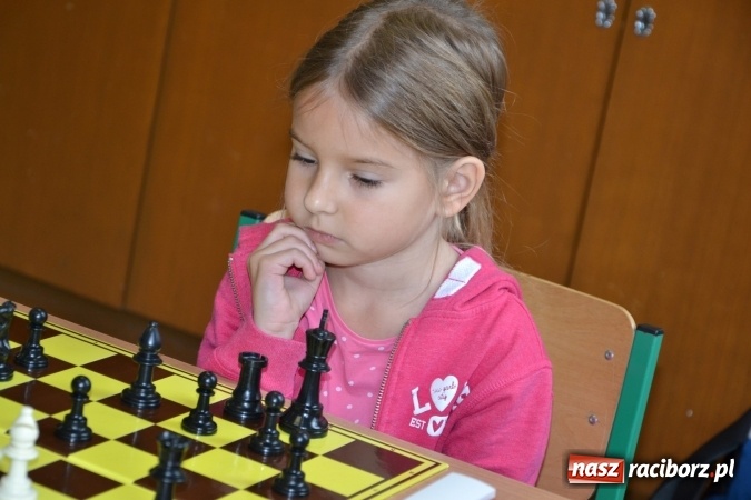 Zdjęcie w galerii na portalu naszraciborz.pl: SP4 górą na zawodach szachowych w Tworkowie  wiadomości z regionu