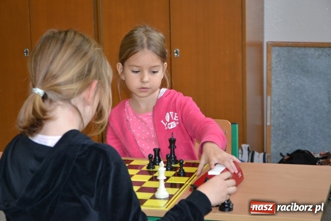 Zdjęcie w galerii na portalu naszraciborz.pl: SP4 górą na zawodach szachowych w Tworkowie  wiadomości z regionu