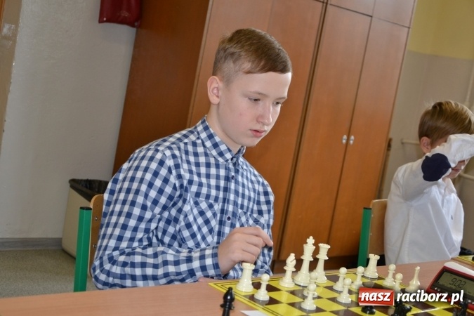 Zdjęcie w galerii na portalu naszraciborz.pl: SP4 górą na zawodach szachowych w Tworkowie  wiadomości z regionu