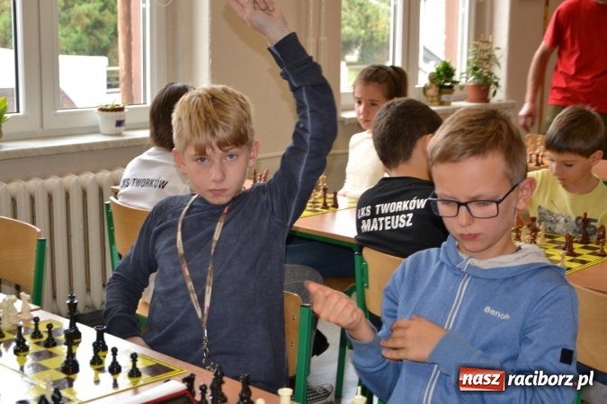 Zdjęcie w galerii na portalu naszraciborz.pl: SP4 górą na zawodach szachowych w Tworkowie  wiadomości z regionu