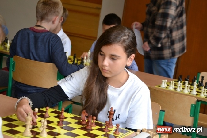 Zdjęcie w galerii na portalu naszraciborz.pl: SP4 górą na zawodach szachowych w Tworkowie  wiadomości z regionu