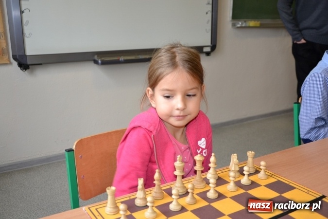 Zdjęcie w galerii na portalu naszraciborz.pl: SP4 górą na zawodach szachowych w Tworkowie  wiadomości z regionu