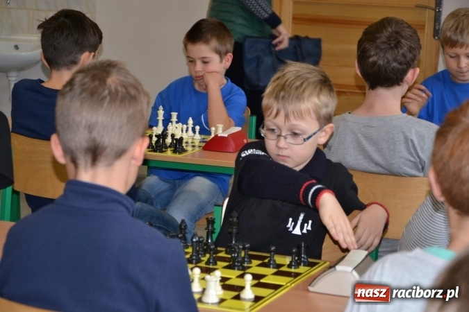 Zdjęcie w galerii na portalu naszraciborz.pl: SP4 górą na zawodach szachowych w Tworkowie  wiadomości z regionu