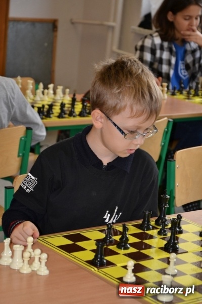 Zdjęcie w galerii na portalu naszraciborz.pl: SP4 górą na zawodach szachowych w Tworkowie  wiadomości z regionu