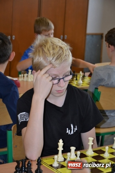 Zdjęcie w galerii na portalu naszraciborz.pl: SP4 górą na zawodach szachowych w Tworkowie  wiadomości z regionu
