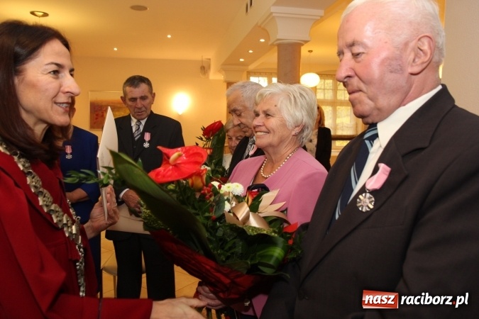 Zdjęcie w galerii na portalu naszraciborz.pl: Razem od pięćdziesięciu lat - siedem par z Raciborza świętowało dziś złote gody wiadomości z regionu