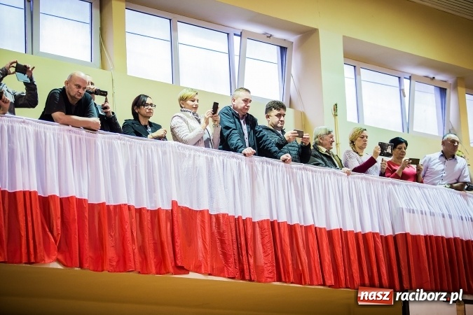 Zdjęcie w galerii na portalu naszraciborz.pl: Ślubowanie klas mundurowych w ZSOMS wiadomości z regionu