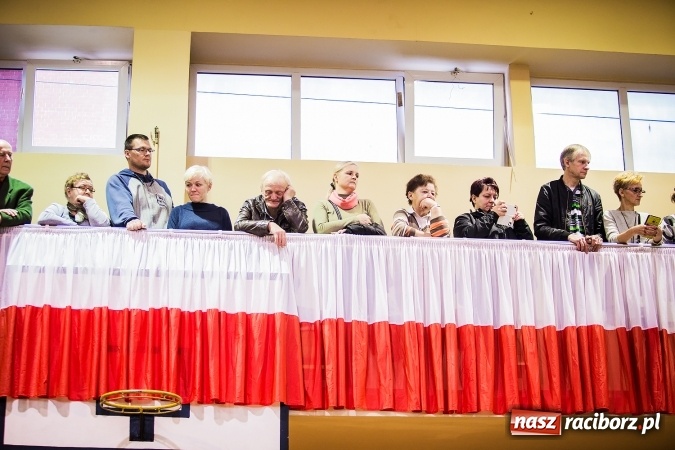 Zdjęcie w galerii na portalu naszraciborz.pl: Ślubowanie klas mundurowych w ZSOMS wiadomości z regionu