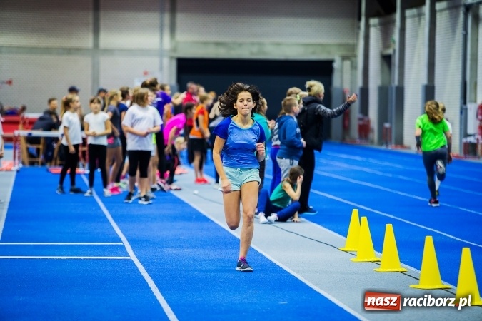 Zdjęcie w galerii na portalu naszraciborz.pl: Halowe Mistrzostwa Raciborza i Powiatu Raciborskiego w Lekkiej Atletyce wiadomości z regionu