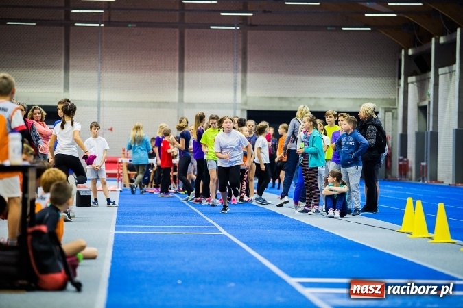 Zdjęcie w galerii na portalu naszraciborz.pl: Halowe Mistrzostwa Raciborza i Powiatu Raciborskiego w Lekkiej Atletyce wiadomości z regionu