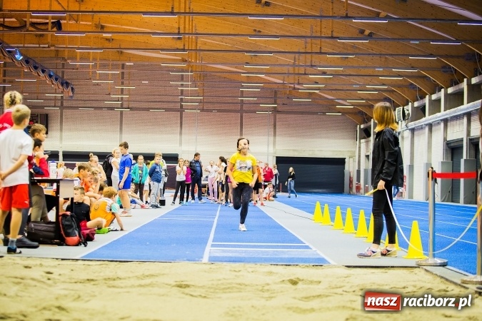 Zdjęcie w galerii na portalu naszraciborz.pl: Halowe Mistrzostwa Raciborza i Powiatu Raciborskiego w Lekkiej Atletyce wiadomości z regionu