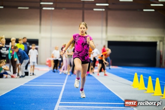 Zdjęcie w galerii na portalu naszraciborz.pl: Halowe Mistrzostwa Raciborza i Powiatu Raciborskiego w Lekkiej Atletyce wiadomości z regionu