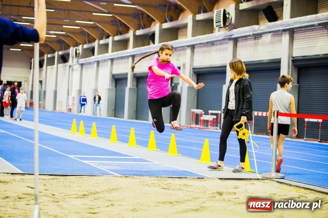 Zdjęcie w galerii na portalu naszraciborz.pl: Halowe Mistrzostwa Raciborza i Powiatu Raciborskiego w Lekkiej Atletyce wiadomości z regionu