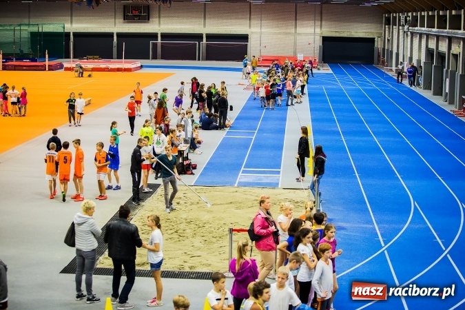 Zdjęcie w galerii na portalu naszraciborz.pl: Halowe Mistrzostwa Raciborza i Powiatu Raciborskiego w Lekkiej Atletyce wiadomości z regionu