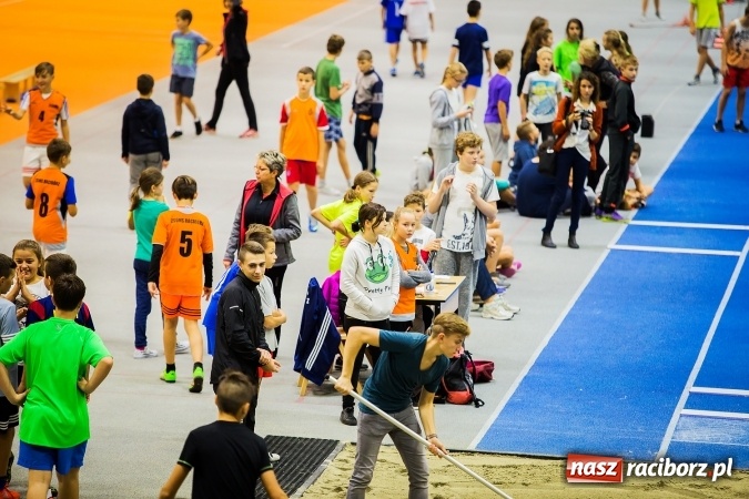 Zdjęcie w galerii na portalu naszraciborz.pl: Halowe Mistrzostwa Raciborza i Powiatu Raciborskiego w Lekkiej Atletyce wiadomości z regionu