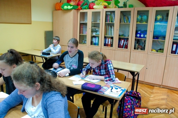 Zdjęcie w galerii na portalu naszraciborz.pl: Dzieci z SP 13 napisały petycję do premier Beaty Szydło wiadomości z regionu