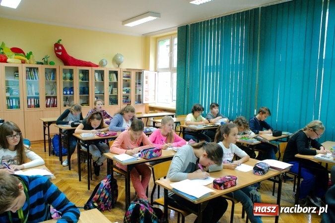 Zdjęcie w galerii na portalu naszraciborz.pl: Dzieci z SP 13 napisały petycję do premier Beaty Szydło wiadomości z regionu