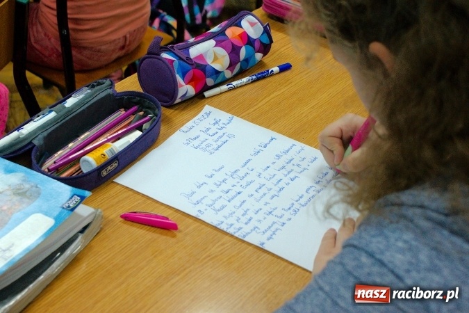 Zdjęcie w galerii na portalu naszraciborz.pl: Dzieci z SP 13 napisały petycję do premier Beaty Szydło wiadomości z regionu
