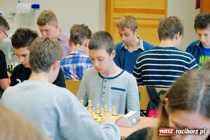 Zdjęcie w galerii na portalu naszraciborz.pl: Finał rejonowy w szachach drużynowych w Tworkowie. Raciborskie G1 zwycięskie wiadomości z regionu