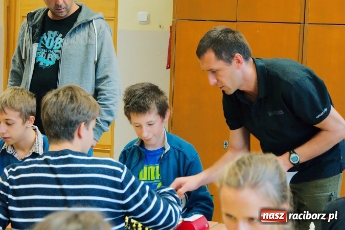 Zdjęcie w galerii na portalu naszraciborz.pl: Finał rejonowy w szachach drużynowych w Tworkowie. Raciborskie G1 zwycięskie wiadomości z regionu