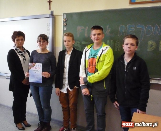 Zdjęcie w galerii na portalu naszraciborz.pl: Finał rejonowy w szachach drużynowych w Tworkowie. Raciborskie G1 zwycięskie wiadomości z regionu