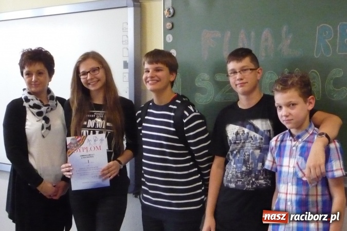 Zdjęcie w galerii na portalu naszraciborz.pl: Finał rejonowy w szachach drużynowych w Tworkowie. Raciborskie G1 zwycięskie wiadomości z regionu