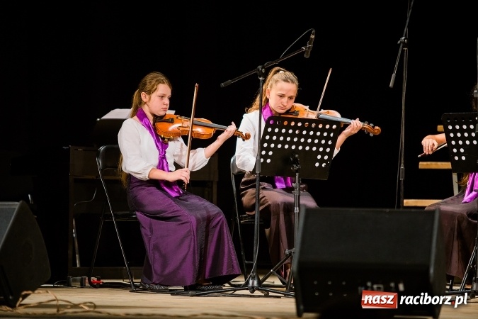 Zdjęcie w galerii na portalu naszraciborz.pl: Wieczór Polski w Domu Kultury Strzecha wiadomości z regionu