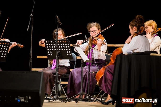 Zdjęcie w galerii na portalu naszraciborz.pl: Wieczór Polski w Domu Kultury Strzecha wiadomości z regionu