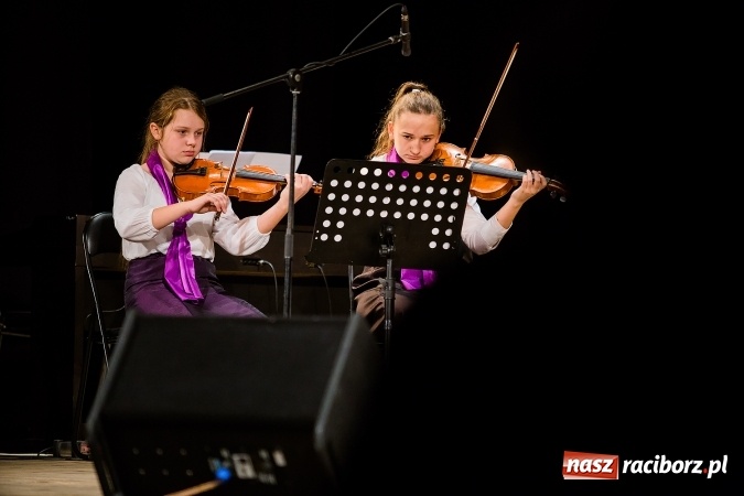 Zdjęcie w galerii na portalu naszraciborz.pl: Wieczór Polski w Domu Kultury Strzecha wiadomości z regionu