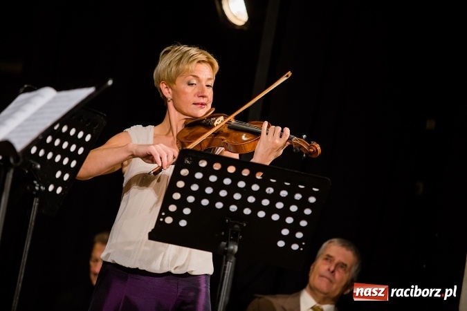 Zdjęcie w galerii na portalu naszraciborz.pl: Wieczór Polski w Domu Kultury Strzecha wiadomości z regionu