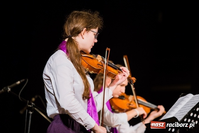 Zdjęcie w galerii na portalu naszraciborz.pl: Wieczór Polski w Domu Kultury Strzecha wiadomości z regionu