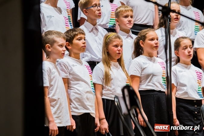 Zdjęcie w galerii na portalu naszraciborz.pl: Wieczór Polski w Domu Kultury Strzecha wiadomości z regionu