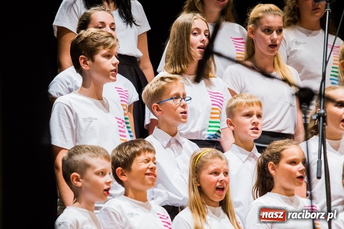 Zdjęcie w galerii na portalu naszraciborz.pl: Wieczór Polski w Domu Kultury Strzecha wiadomości z regionu