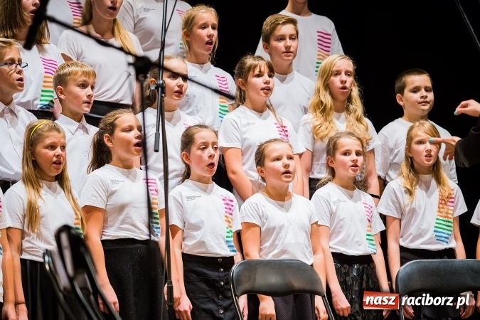 Zdjęcie w galerii na portalu naszraciborz.pl: Wieczór Polski w Domu Kultury Strzecha wiadomości z regionu