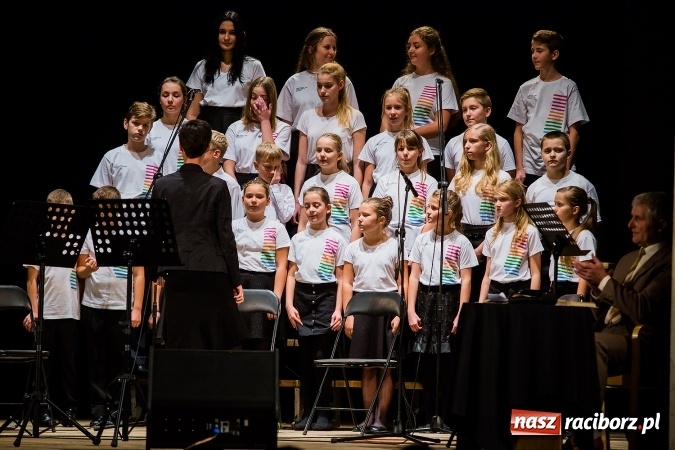 Zdjęcie w galerii na portalu naszraciborz.pl: Wieczór Polski w Domu Kultury Strzecha wiadomości z regionu
