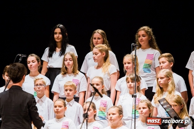 Zdjęcie w galerii na portalu naszraciborz.pl: Wieczór Polski w Domu Kultury Strzecha wiadomości z regionu