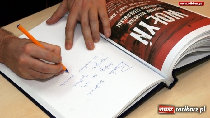 Zdjęcie w galerii na portalu naszraciborz.pl: To ludzie, a nie narody, robią ludobójstwo – Wołyń oczami Szabłowskiego w bibliotece  wiadomości z regionu