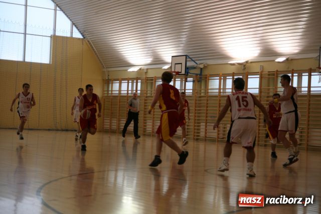 Zdjęcie w galerii na portalu naszraciborz.pl: IX kolejka koszykarzy już za nami wiadomości z regionu