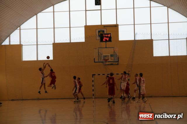 Zdjęcie w galerii na portalu naszraciborz.pl: IX kolejka koszykarzy już za nami wiadomości z regionu