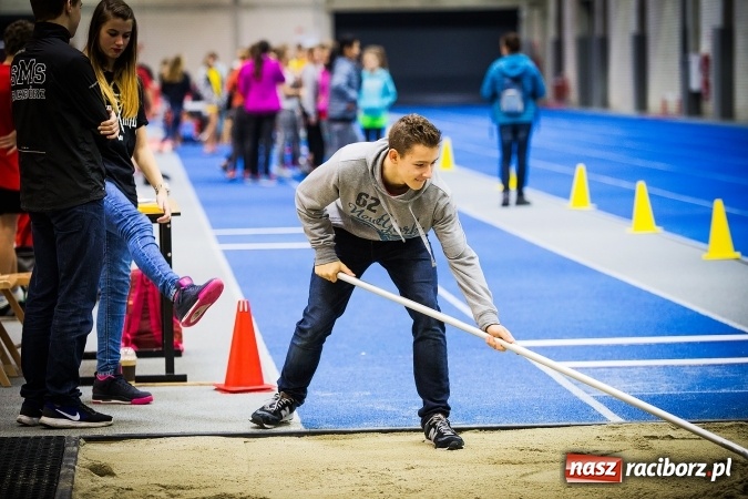 Zdjęcie w galerii na portalu naszraciborz.pl: Drugi dzień Halowych Mistrzostw Raciborza w Lekkiej Atletyce wiadomości z regionu