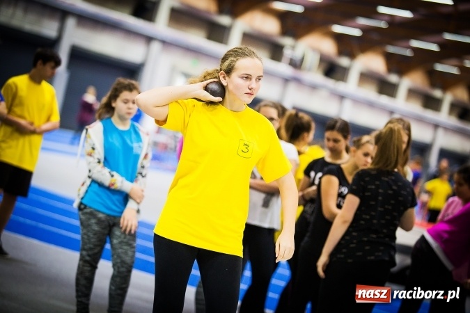 Zdjęcie w galerii na portalu naszraciborz.pl: Drugi dzień Halowych Mistrzostw Raciborza w Lekkiej Atletyce wiadomości z regionu