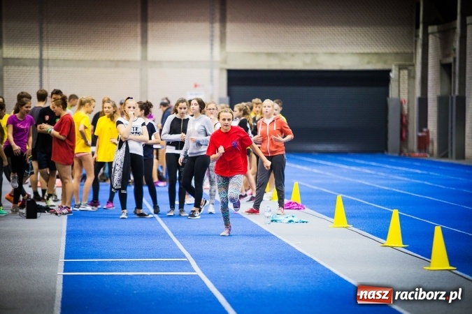 Zdjęcie w galerii na portalu naszraciborz.pl: Drugi dzień Halowych Mistrzostw Raciborza w Lekkiej Atletyce wiadomości z regionu
