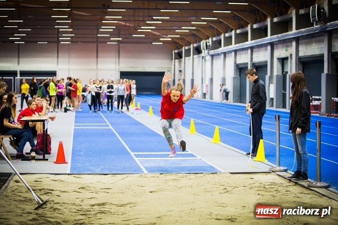 Zdjęcie w galerii na portalu naszraciborz.pl: Drugi dzień Halowych Mistrzostw Raciborza w Lekkiej Atletyce wiadomości z regionu
