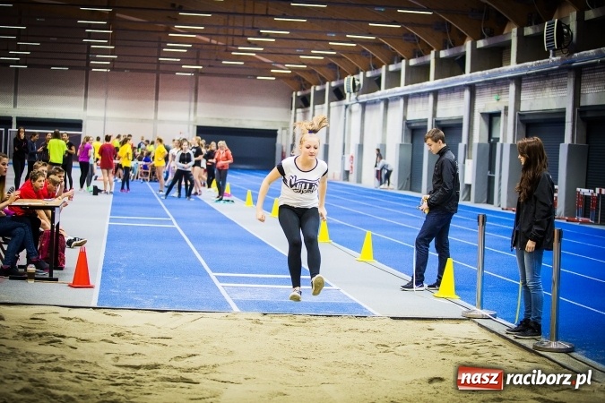 Zdjęcie w galerii na portalu naszraciborz.pl: Drugi dzień Halowych Mistrzostw Raciborza w Lekkiej Atletyce wiadomości z regionu